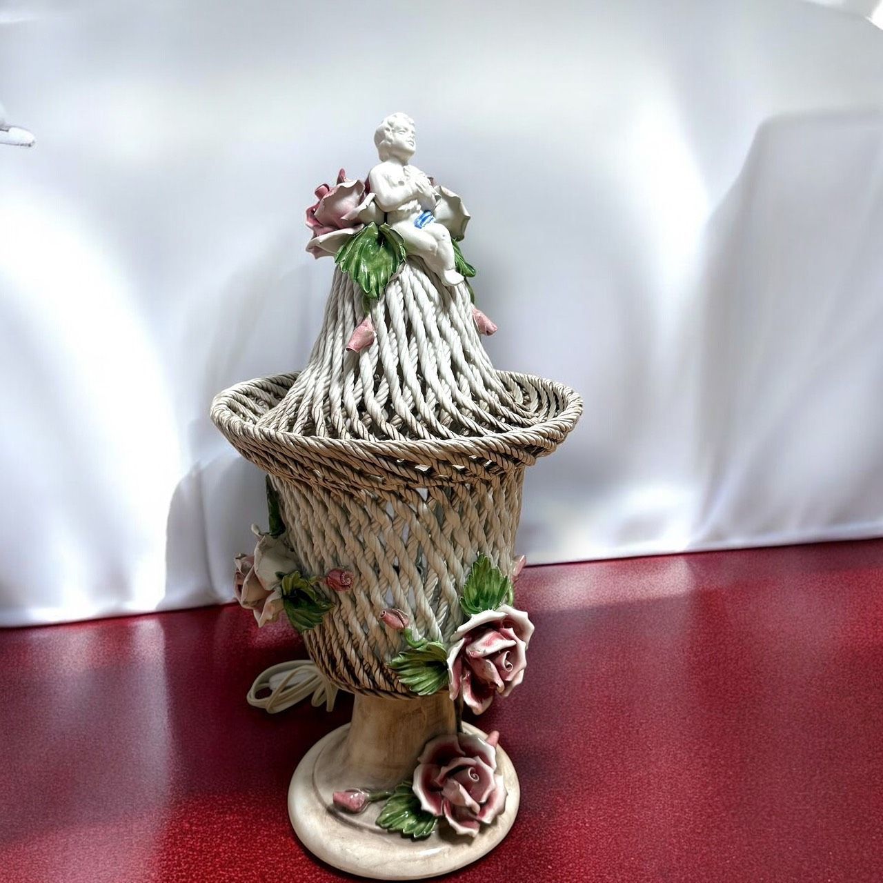 送料無料 激 アールヌーヴォー アンティーク ランプ エンジェル 天使 薔薇 陶器 テーブルランプ アール ヌーヴォー