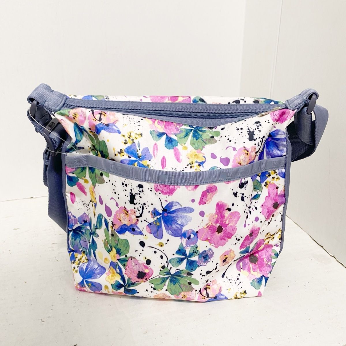 LESPORTSAC(レスポートサック) ショルダーバッグ美品 - 白×ピンク