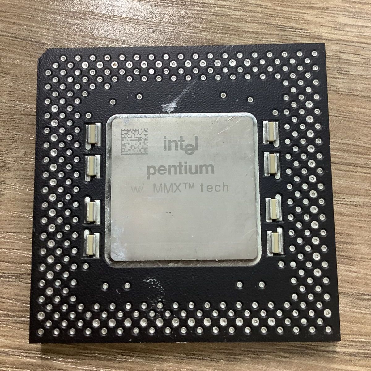 Vieux PC Tour AT – Intel Pentium MMX 200MHz – Windows 98 – Pour Pièces