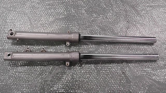 VT250FN ゼルビス MC25 の フロントフォーク 1760578944