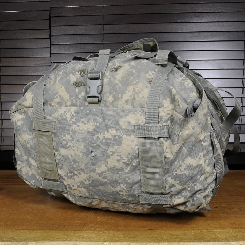 米軍放出品 MOLLE2 ACU フィールドバッグセット 米軍放出品 フィールドパック MOLLE II Rucksack ラージ ACUデジタル