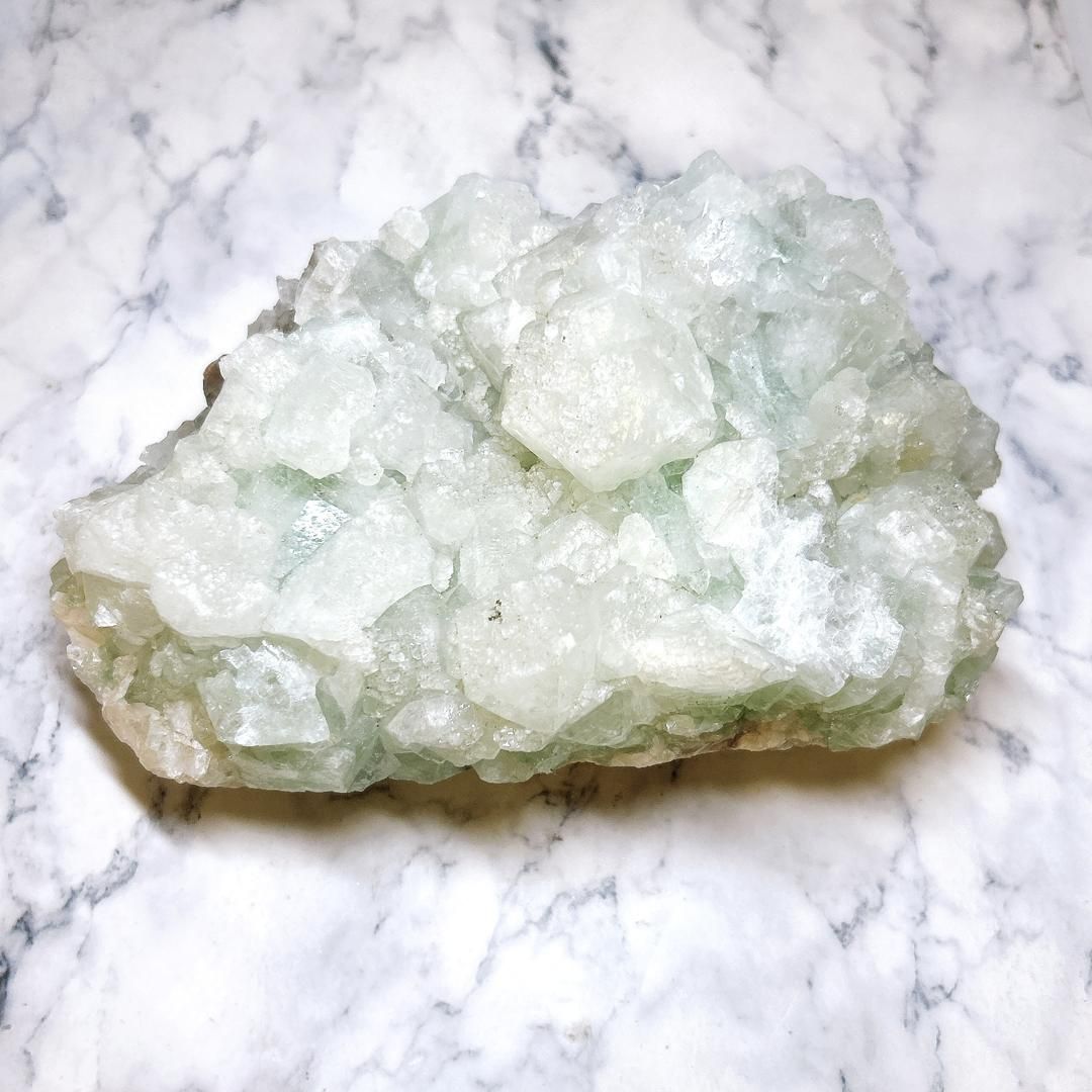 E16312 アポフィライト 魚眼石 インド 沸石 天然石 鉱物 原石 パワーストーン 沸石