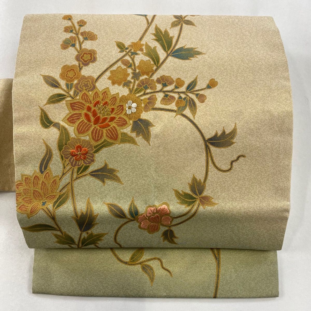 名古屋帯 秀品 枝花 刺繍 金彩 ベージュ 正絹