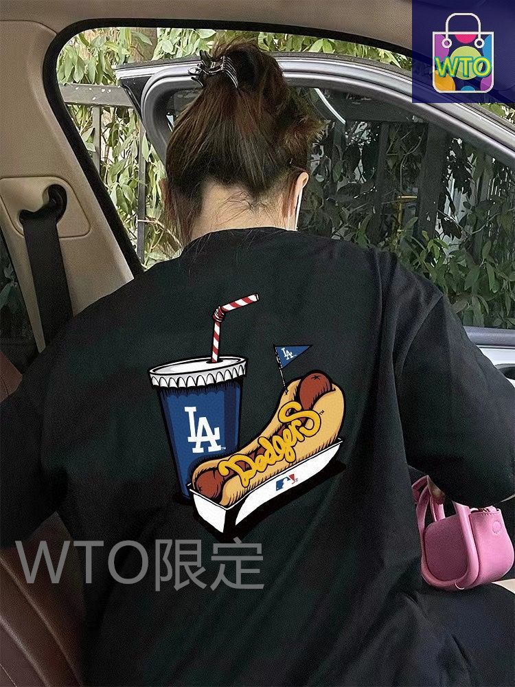 ホットドッグ ハンバーガーの要素が融合されており