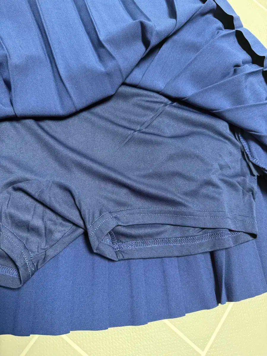 ネイビー プリーツ