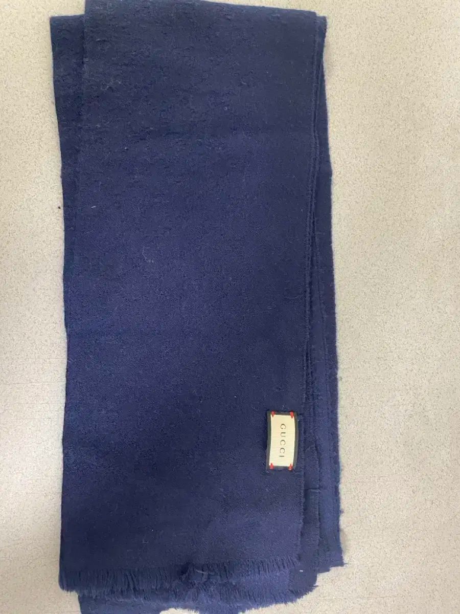 GUCCI ネイビー　マフラー　100%カシミア グッチ GUCCI スカーフ バンダナ ストール ネイビー メンズ