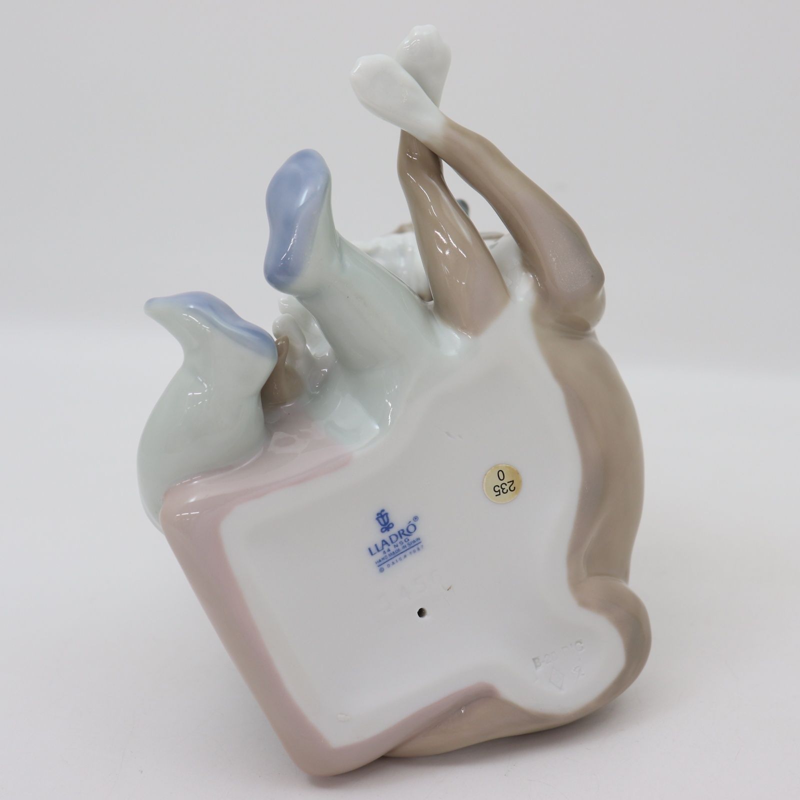 専用J様　LLADRO　青と白の陶器製女性像と犬 リヤドロ 青と白の陶器製女性像 子犬付き