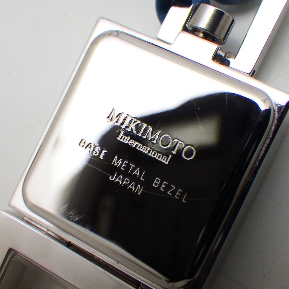 ホワイト文字盤