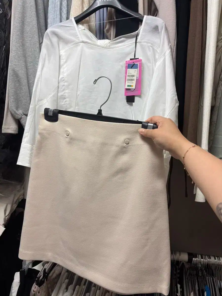itMICHAA イッミシャ ブラウス スカート セットとして