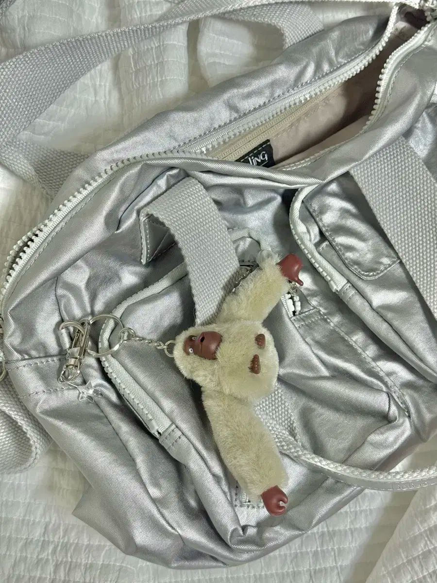 Kipling キプリング クロスバッグ シルバー キーリング付属 DECORATOM_COM_BR