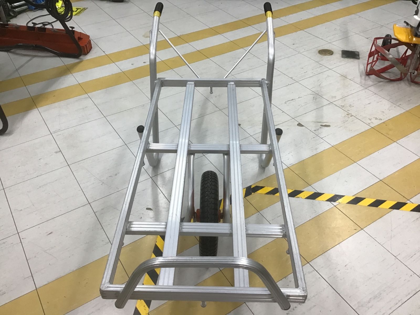●アルミ製 一輪車