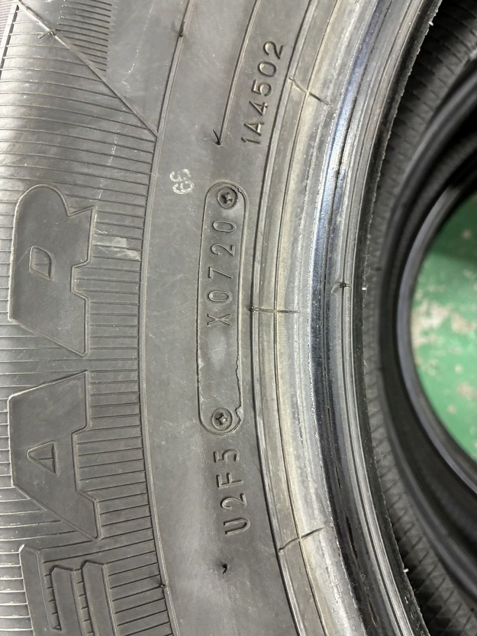 225|65R17 102Q