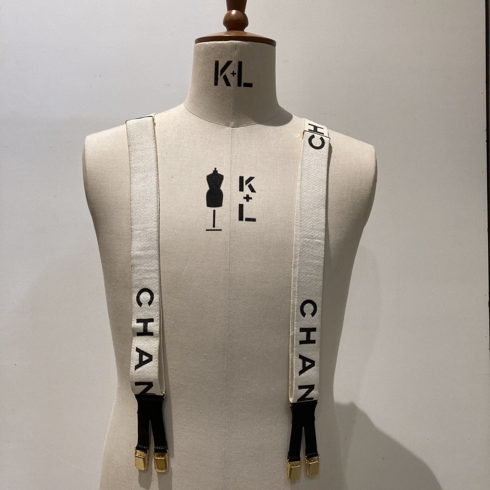 CHANEL シャネル フランス製ヴィンテージ ロゴサスペンダー ユニセックス アイボリー -