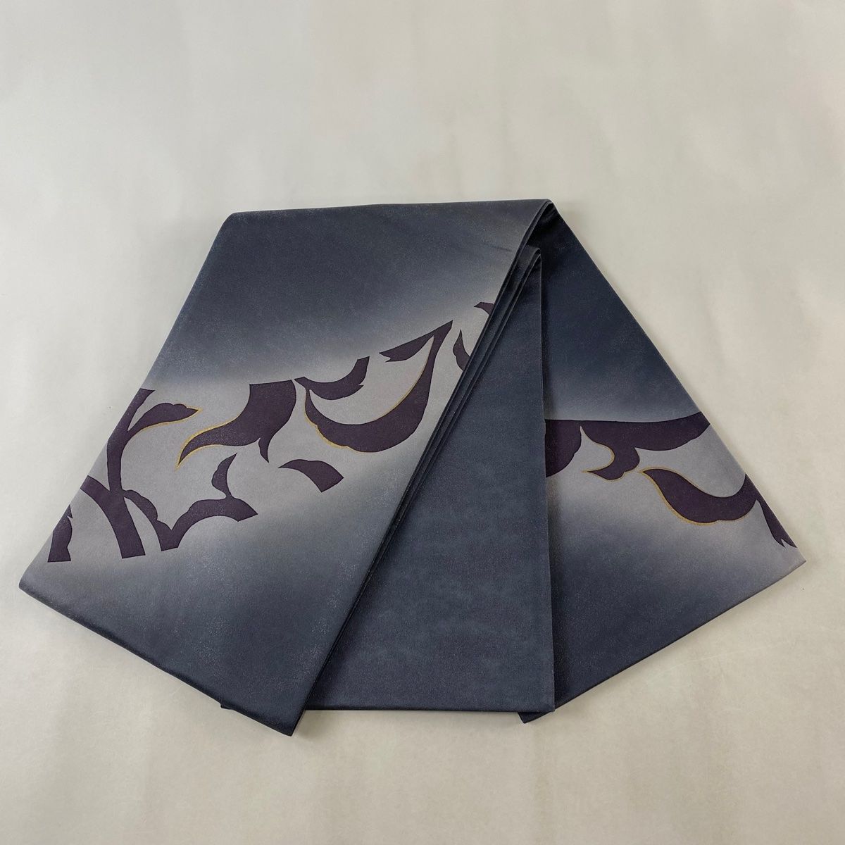 在庫一掃】 袋帯 美品 名品 幾何学模様 金彩 銀糸 青灰色 お太鼓柄