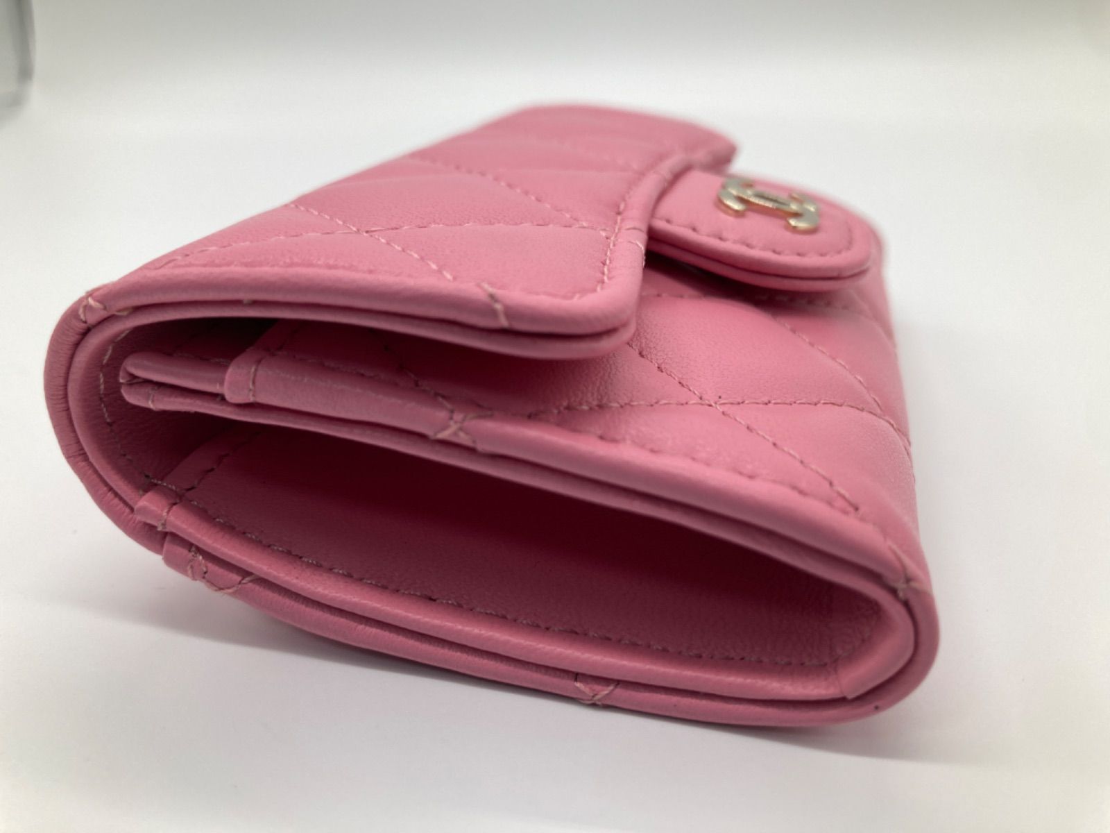 極美品】CHANEL シャネル マトラッセ ラムスキン カードケース 極美品】CHANEL シャネル マトラッセ ラムスキン カードケース