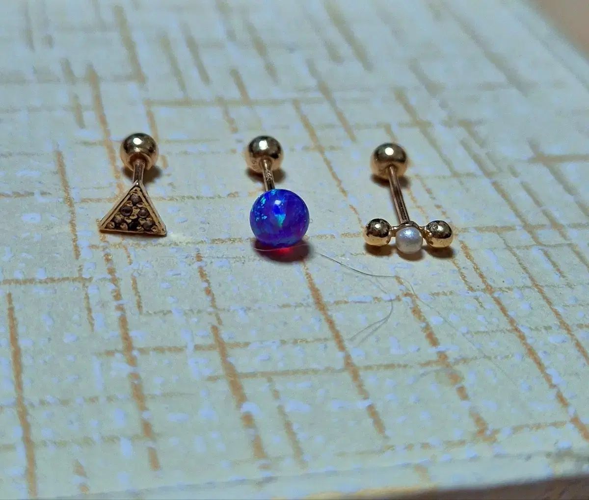 14k ピアス 3 犬