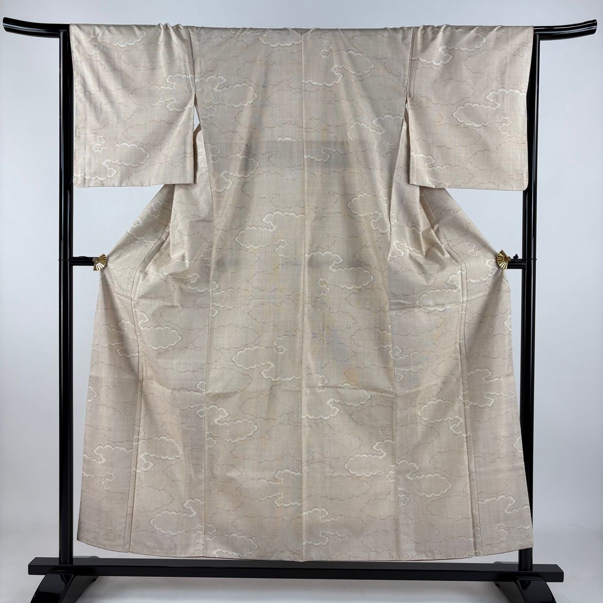 大島紬 身丈155.5cm 裄丈66cm M 袷 証紙 雲文 薄茶色 正絹 秀品