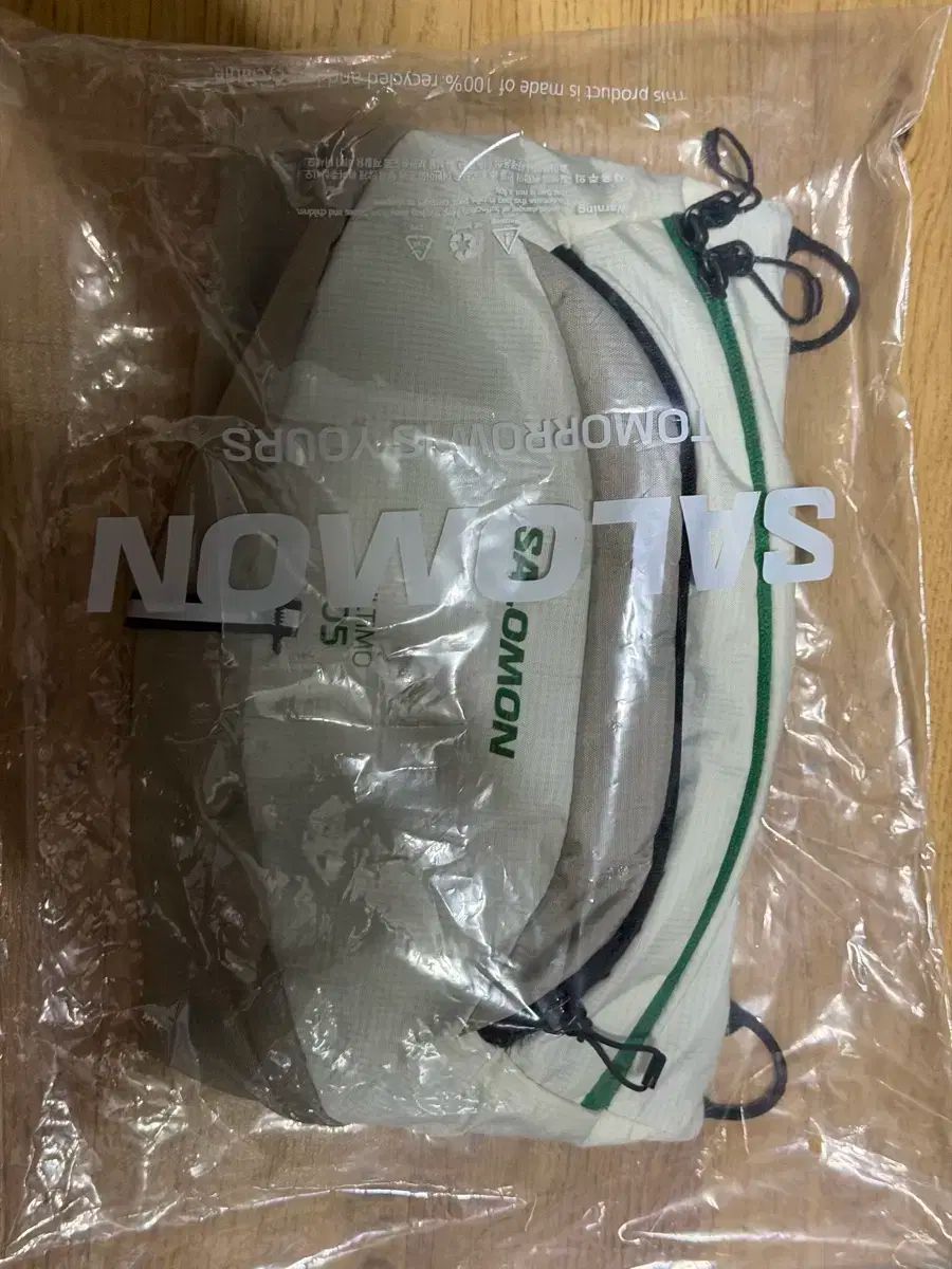 Salomon サロモン ウルティモ クロスバッグ