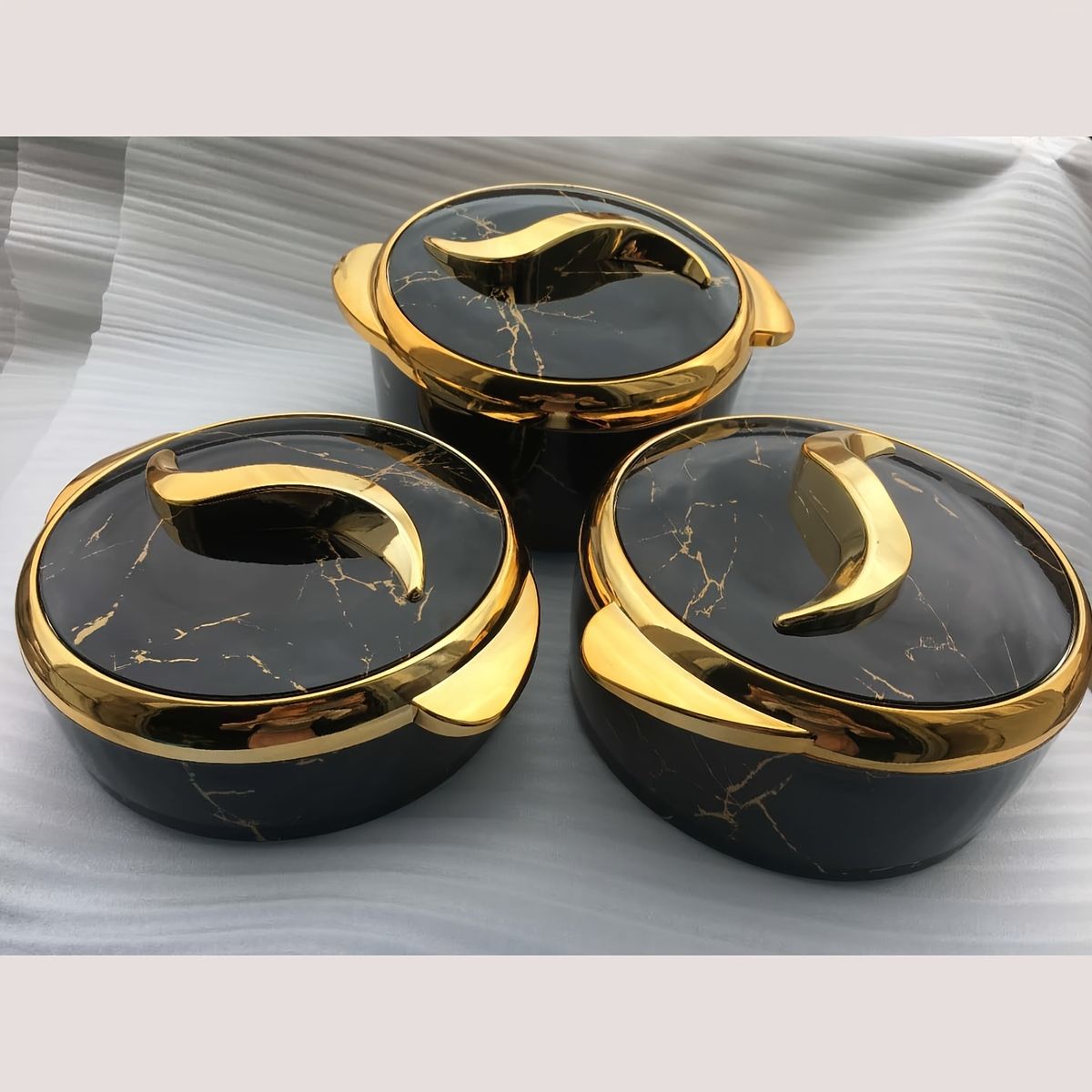 保温 casseroles セット 大容量1 5 L 2 温かい料理をキープ 金色のタッチがおしゃれ ABS製 飲食サービス用具 ブラック