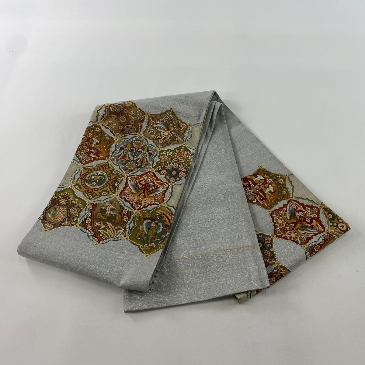 袋帯 美品 逸品 向かい鳥 動物 相良刺繍 銀糸 銀色 お太鼓柄