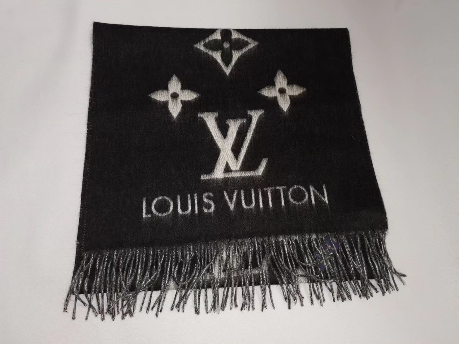 ルイ・ヴィトン LOUIS VUITTON モノグラム グラディエント ユニセックス マフラー