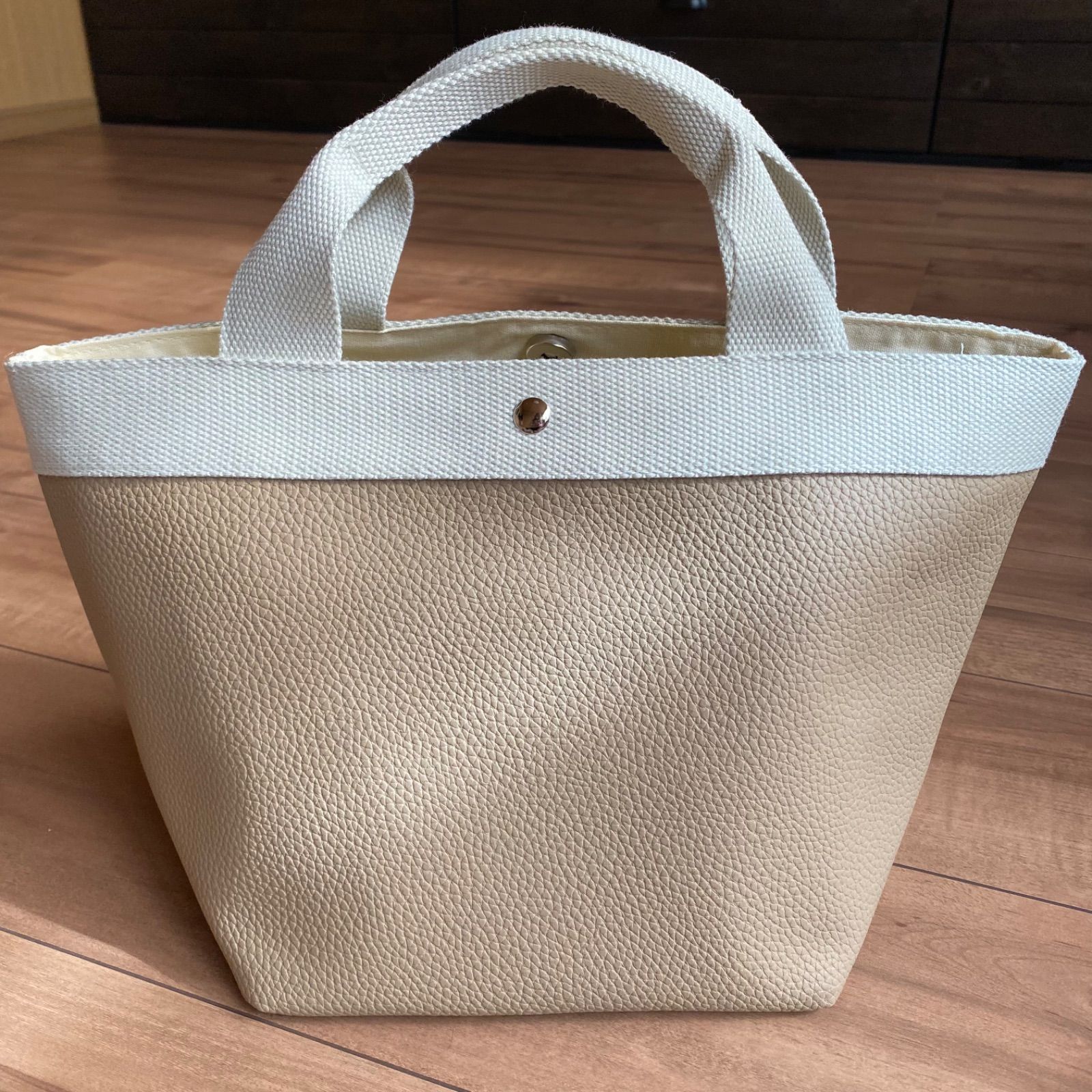 新品 未使用 トート バッグ ベージュ×オフホワイト フェイク レザー  