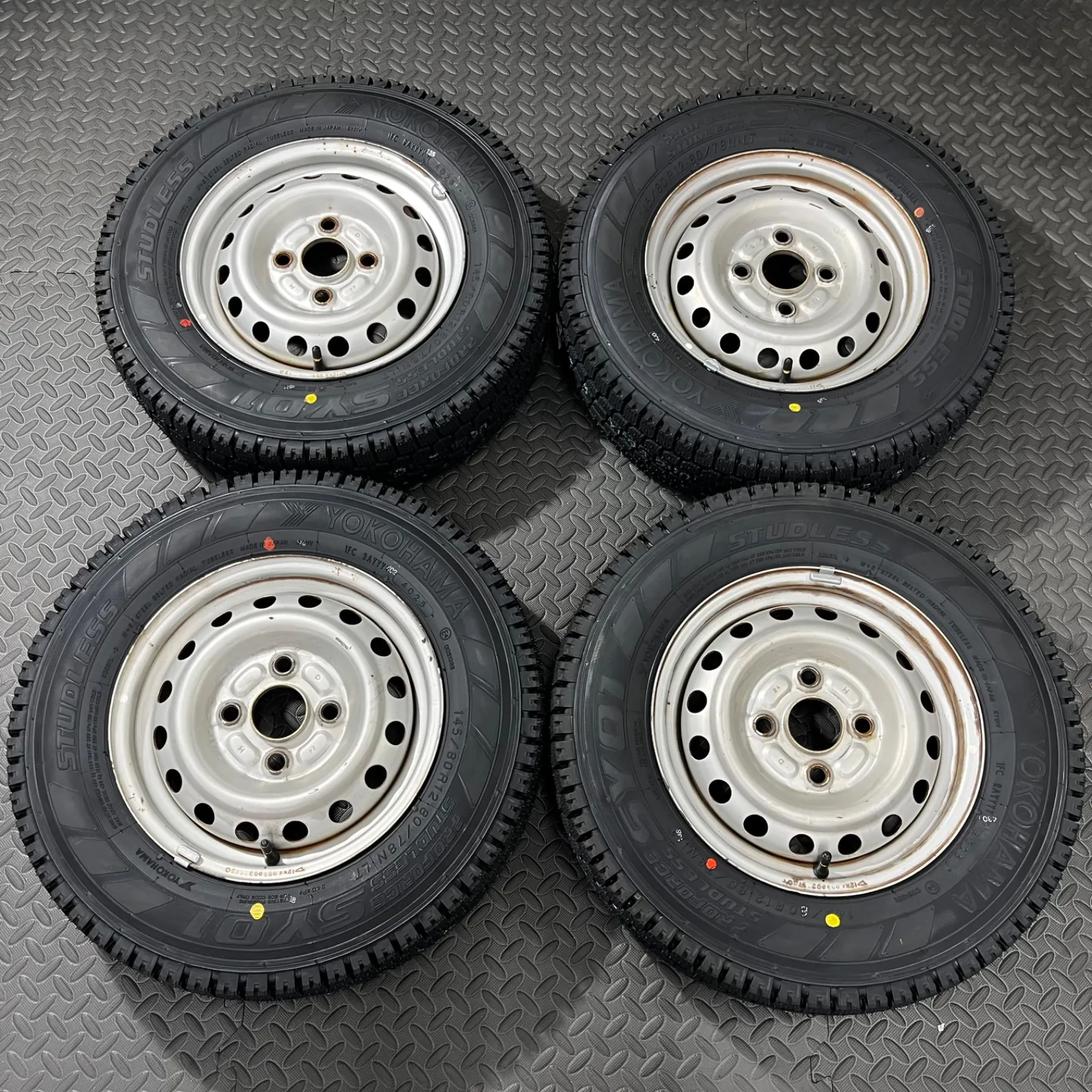 カン ハイゼットカーゴ 新車外し スタッドレスタイヤ4本セット 2025年最新】ハイゼットカーゴ スタッドレスの人気アイテム - メルカリ