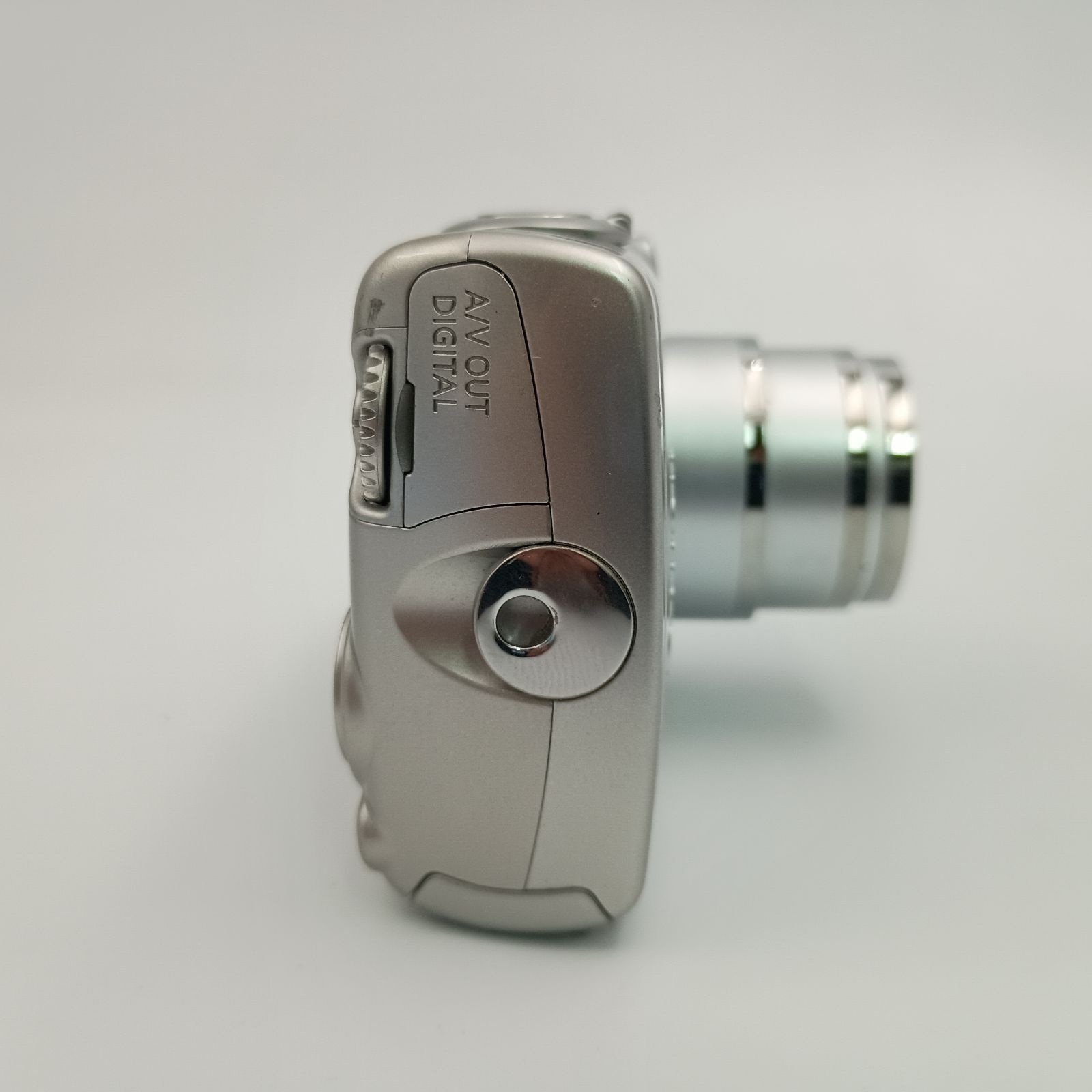 Canon IXY DIGITAL 810IS シルバー Canon IXY DIGITAL 810 IS