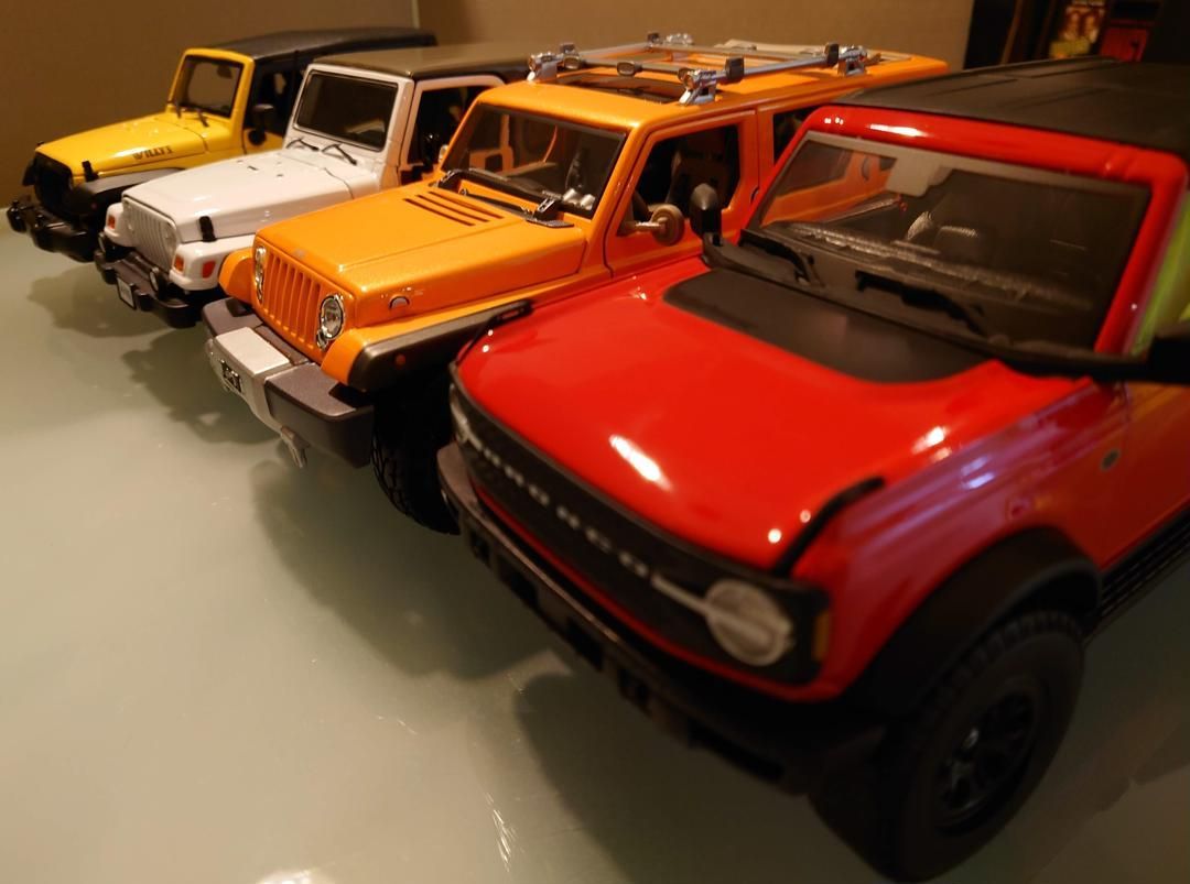 1/18 ジープ レスキューコンセプト オレンジ JEEP Rescue - メルカリ