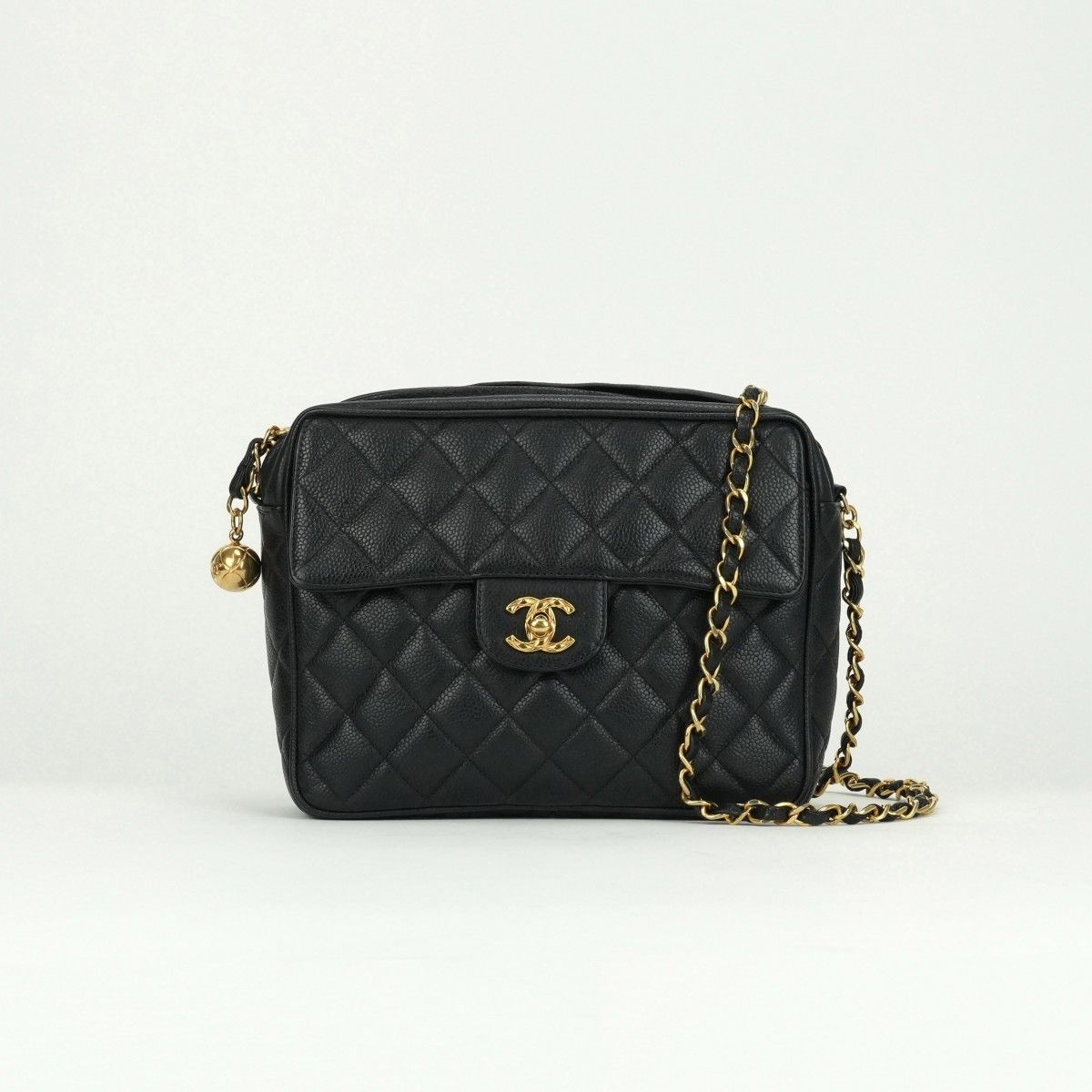 シャネル　マトラッセ キャビアスキン　ターンロック　チェーンショルダーバッグ CHANEL シャネル マトラッセ チェーンショルダーバッグ ターン