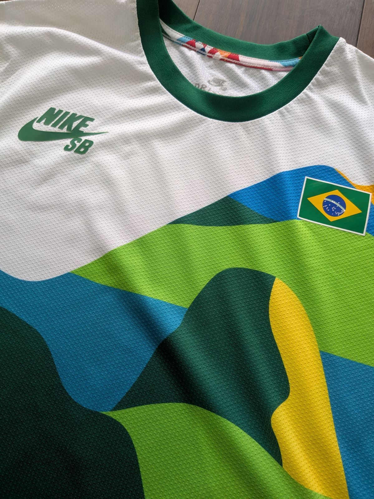 新品 ナイキSB 東京オリンピック スケートボード ブラジル代表 Tシャツ L 新品 ナイキSB 東京オリンピック スケートボード ブラジル代表 Tシャツ