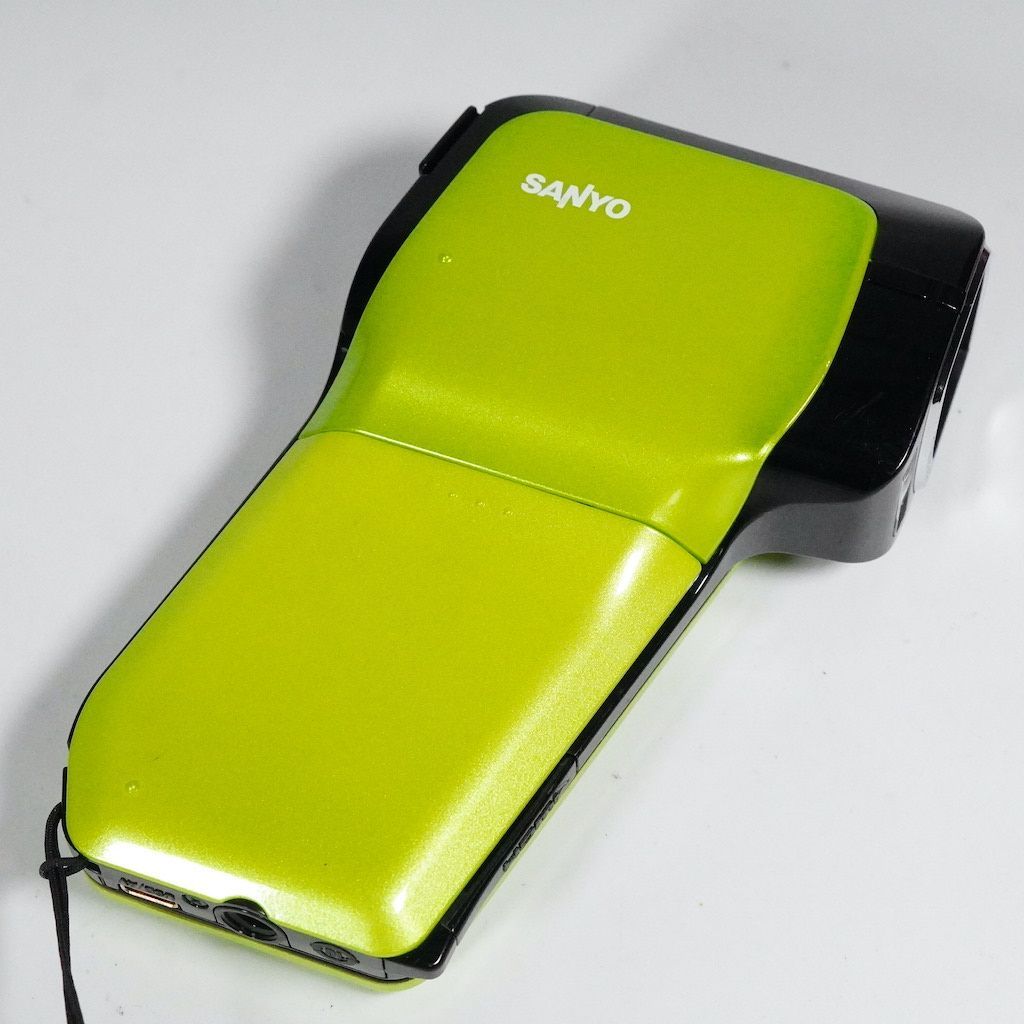 SANYO Xacti DMX-CG11 動作確認済み DMX-CG11: Sanyo rolls out new 720p Xacti camcorder with Eye
