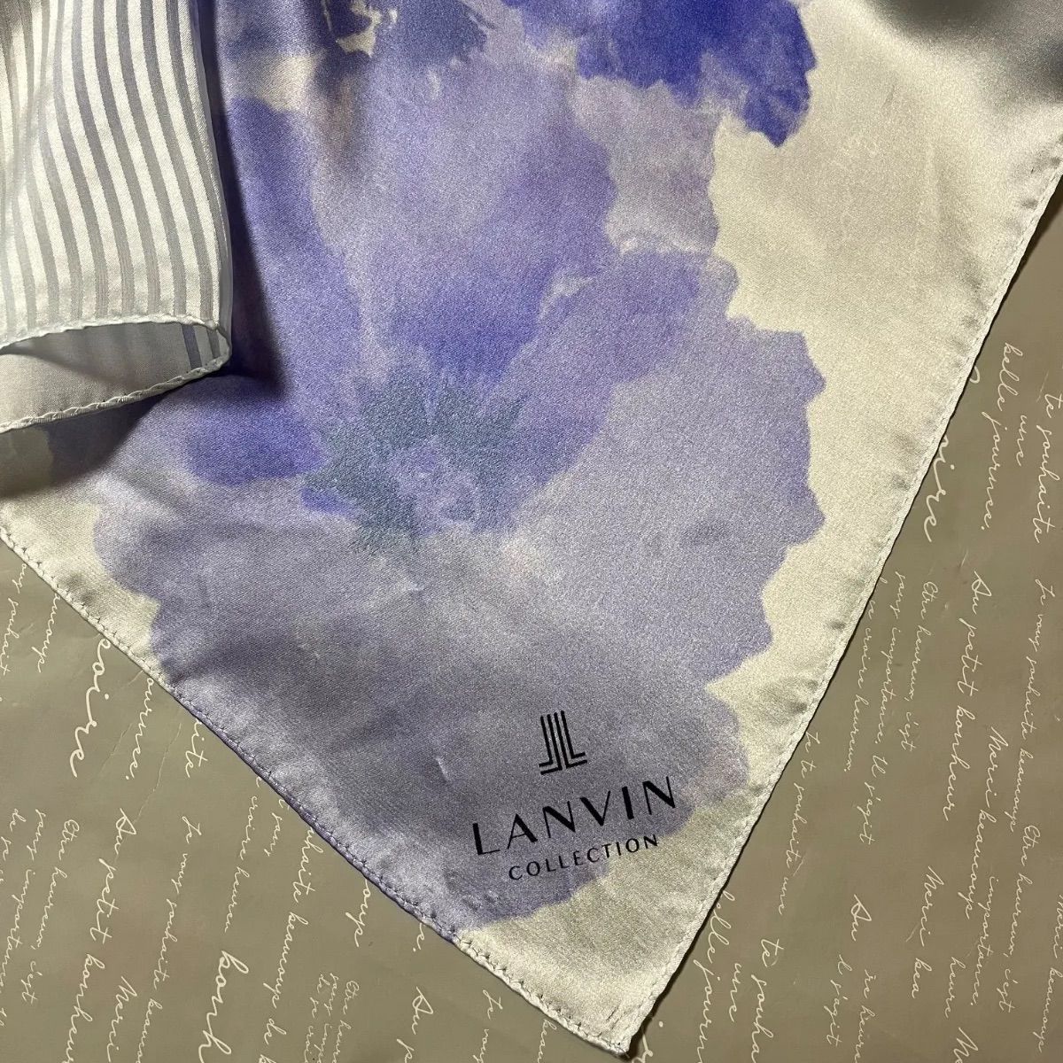 ★レア★LANVIN　ランバン　イタリア製　香水柄★シルク　大判　スカーフ ☆レア☆LANVIN ランバン イタリア製 香水柄☆シルク 大判