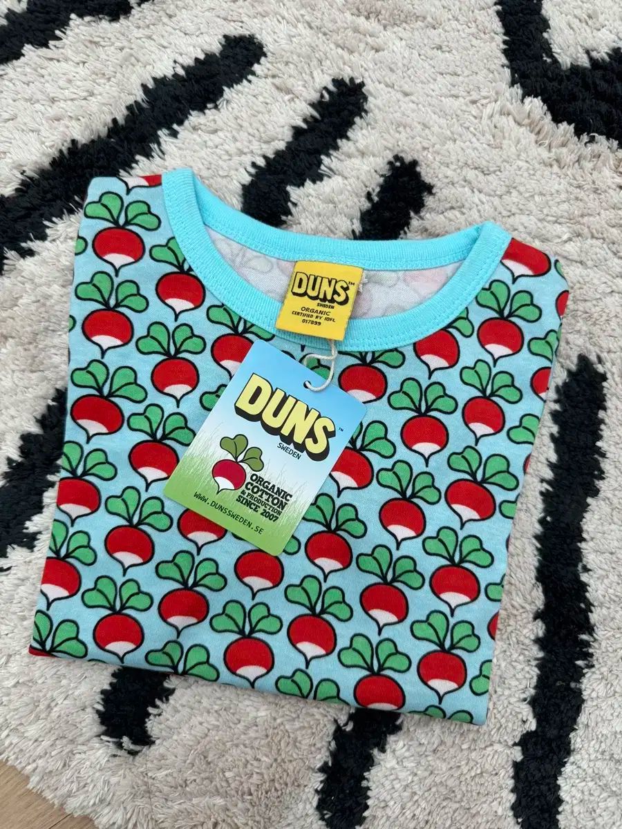 劣等生 スウェーデン人 Tシャツ 98 サイズ カブ 25ss