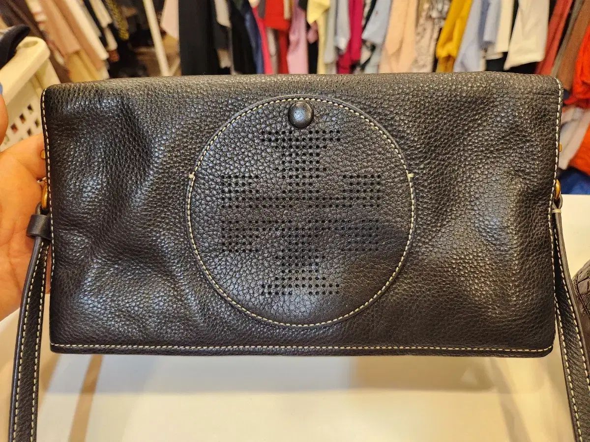 Tory Burch(トリーバーチ) パンチングロゴ フォールドオーバー クロス 