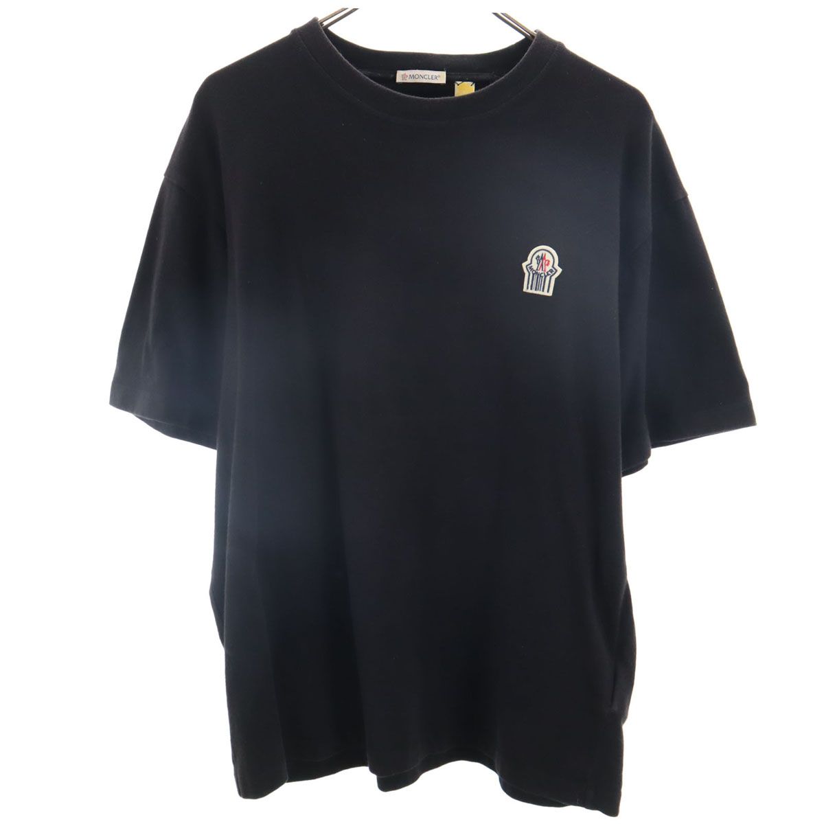 MONCLER モンクレール ワッペンロゴ Tシャツ　メンズ MONCLER (モンクレール) 胸ロゴワッペン 無地 クルーネック 半袖