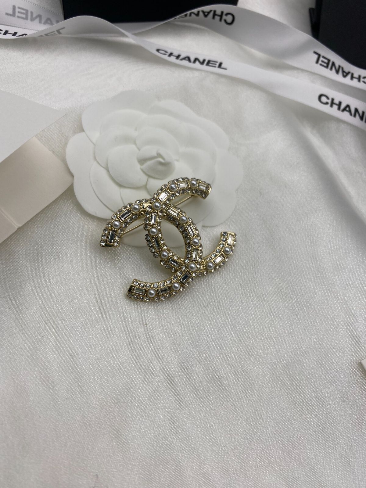 CHANEL シャネル CCロゴ パール ブローチアクセサリー