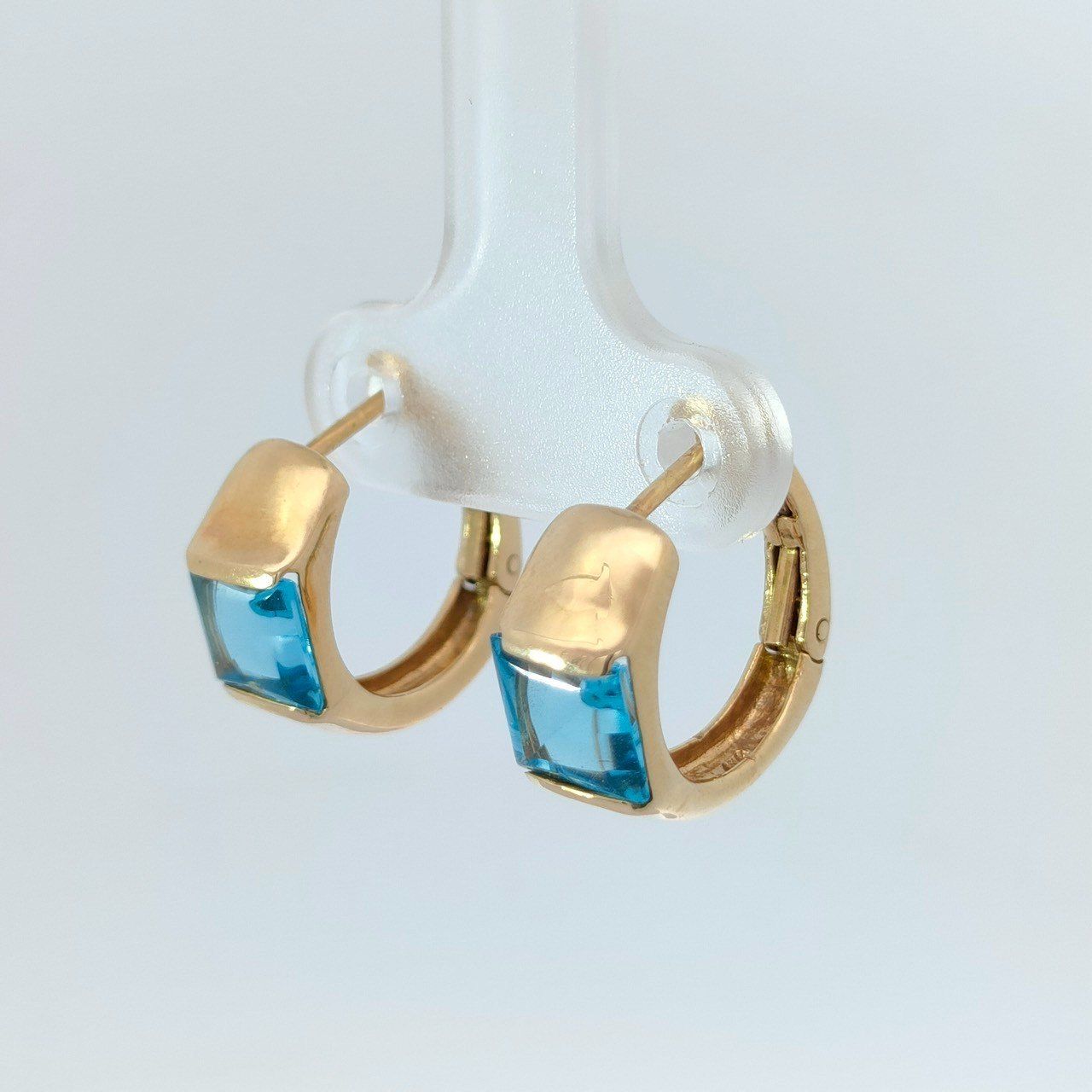 ピアス