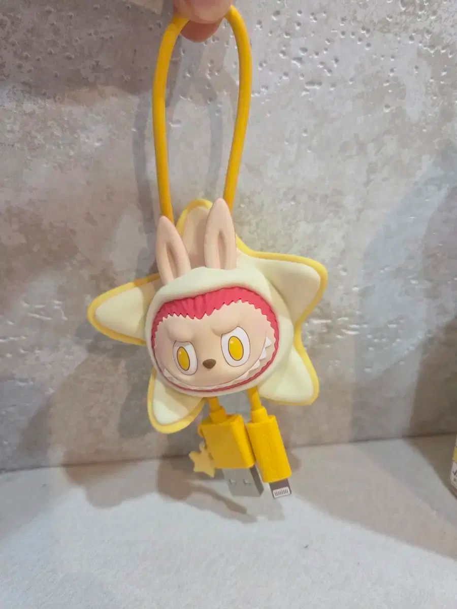 A*ん様 LABUBU ポップマート ラブブ　LUCK セブチ ジョシュア着用 LABUBU ポップマート ラブブ LUCK セブチ ジョシュア着用 - メルカリ