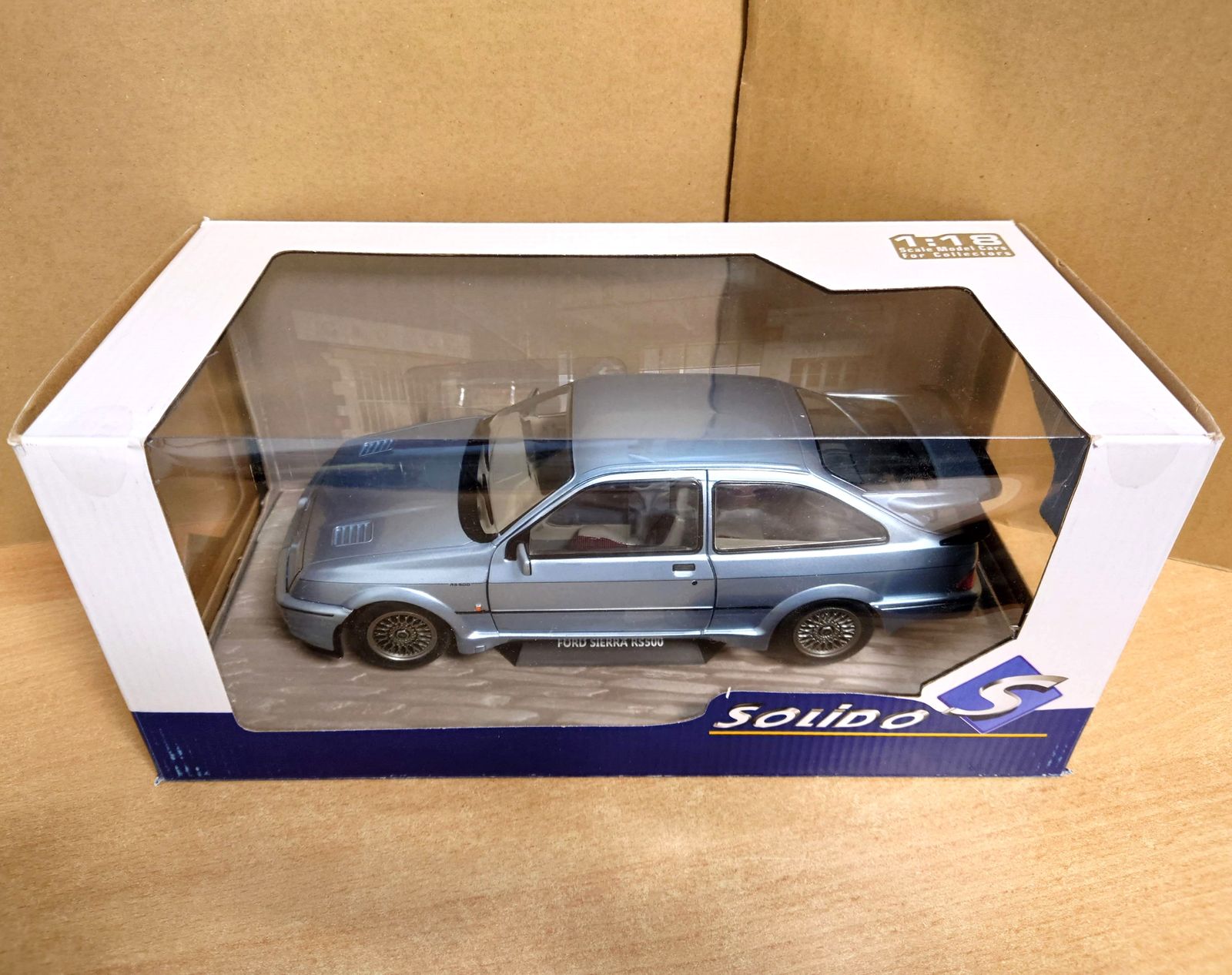 1/18 フォード シエラ RS500コスワース 1987 ブルー ソリド製 1/18 フォード シエラ RS500コスワース 1987 ブルー ソリド製