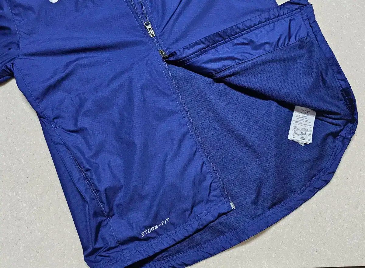 NIKE ナイキ