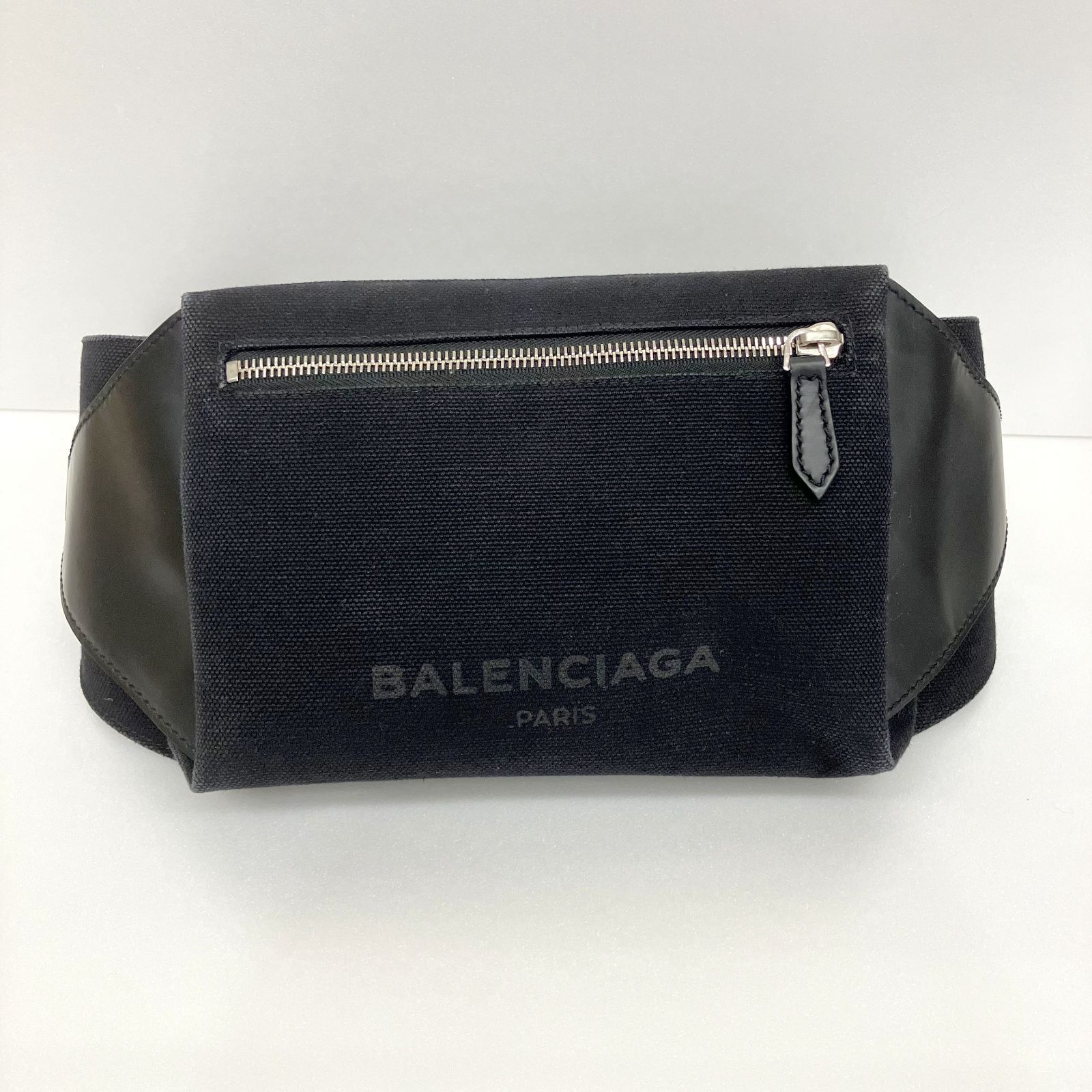 値下げ！！バレンシアガレザー ボディバッグ 黒BALENCIAGA