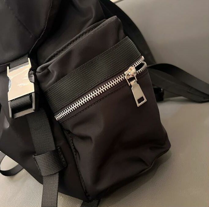 新品未使用　ルルレモンLululemon　Wunderlust Backpack　14L　リュック　ブラック　バックパック