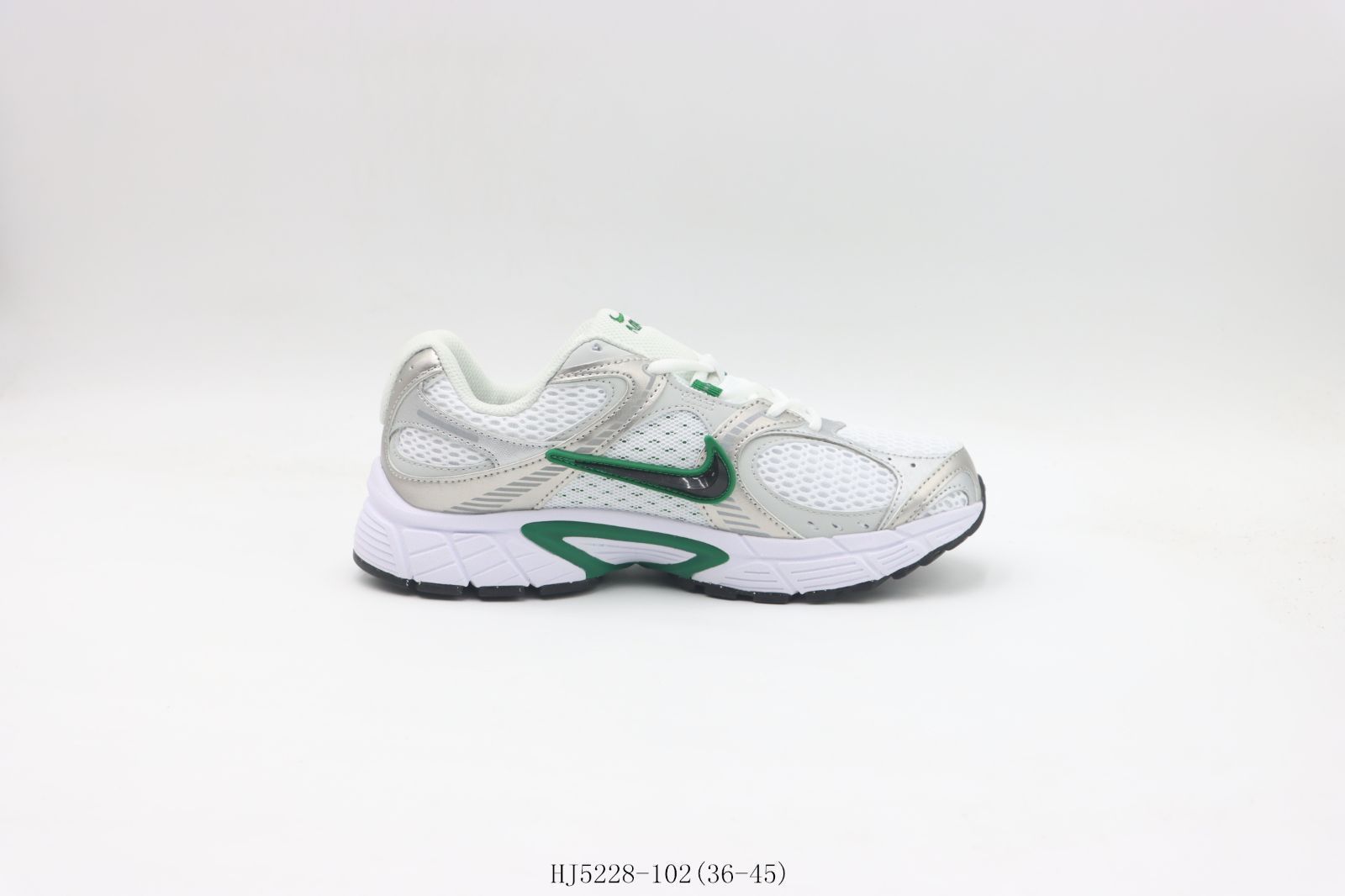 Nike ランニングシューズ ホワイト/グリーン/レッド 今日特価】Nike ナイキ ランニングシューズ HJ5228-102 ホワイト