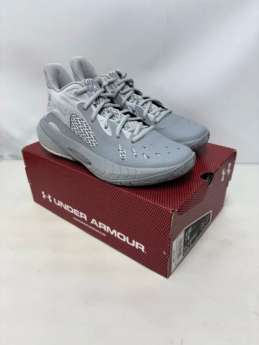 UNDER ARMOUR アンダーアーマー スニーカー 280