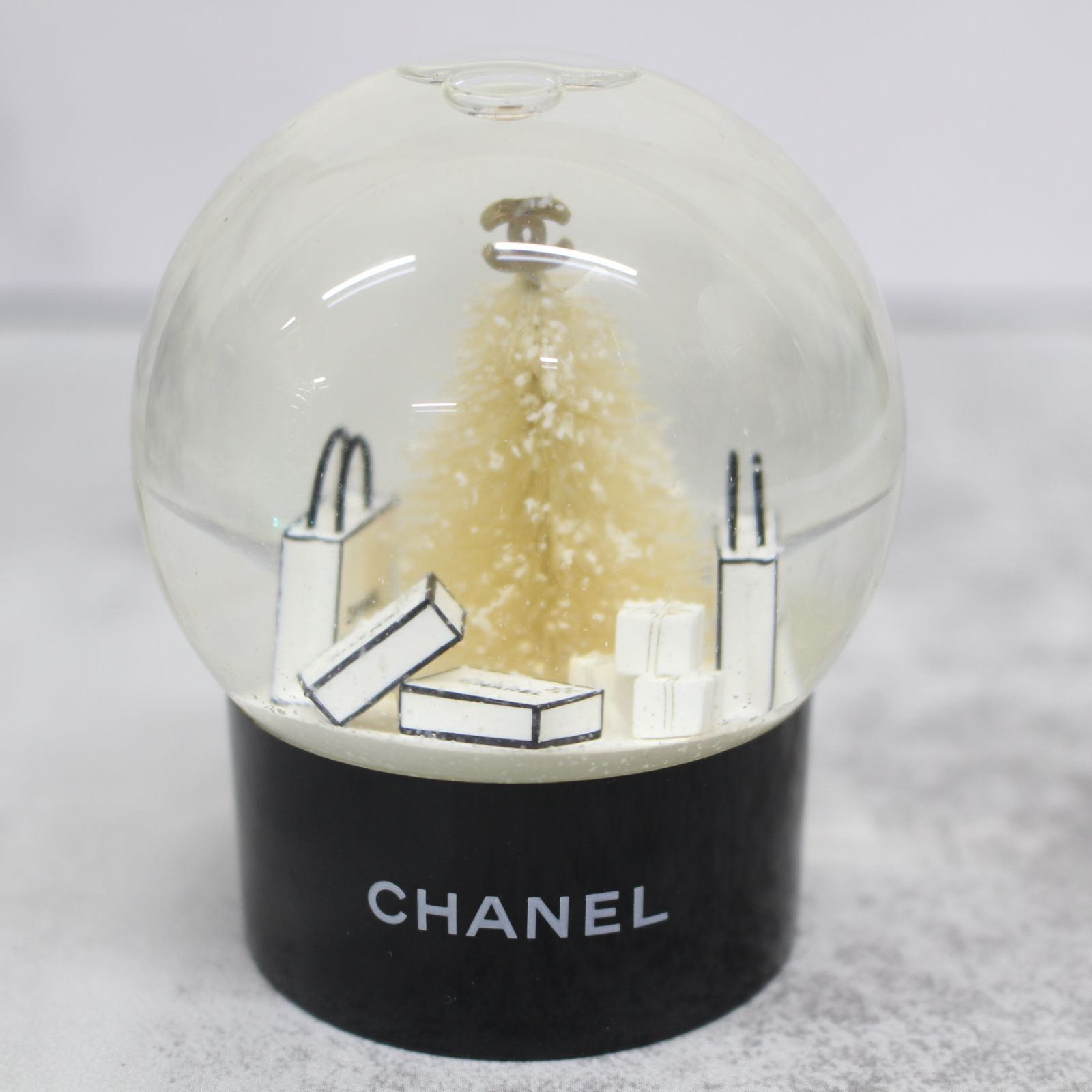 CHANEL - CHANELスノードーム S052)CHANEL スノードーム ノベルティ クリスマス ショッパー