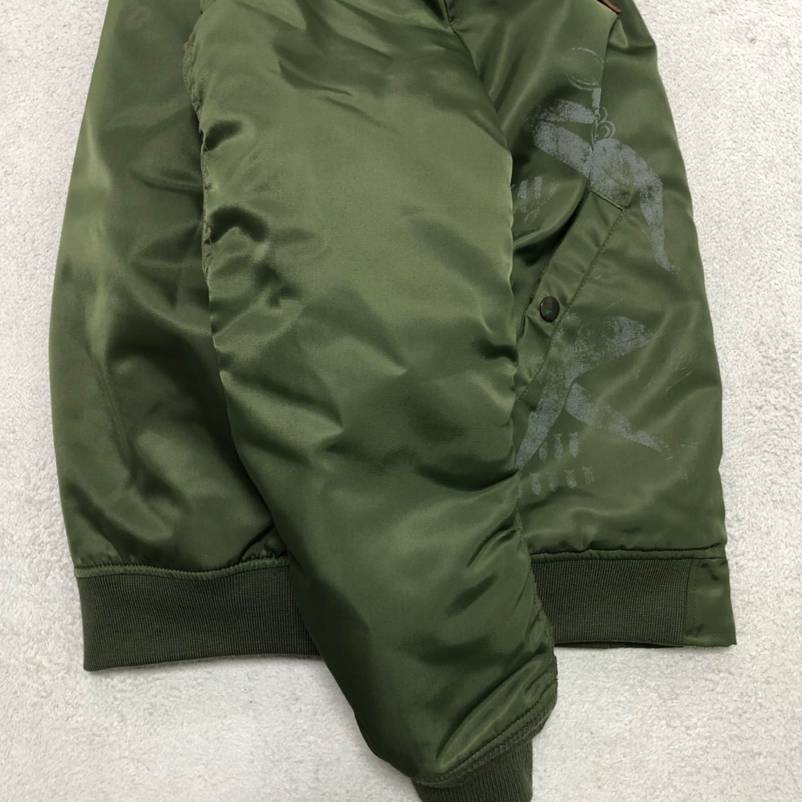 良品 CALEE キャリー B-15A ジャケット 日本製 レシートタグガーメントハンガー全部有り 定価48，000円 Mサイズ オリーブ CL-16AW035 MA-1 CALEE キャリー ジーンズ ダメージ加工 セルビッチ 赤耳 34 日本製 メンズ