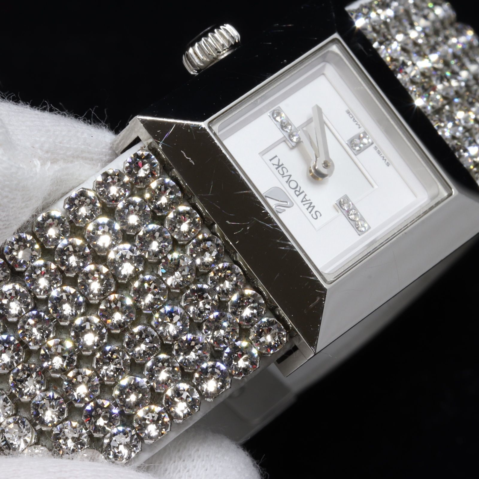 ITS2QXZ3KNAG SWAROVSKI スワロフスキー エリス QZ レザー シルバー