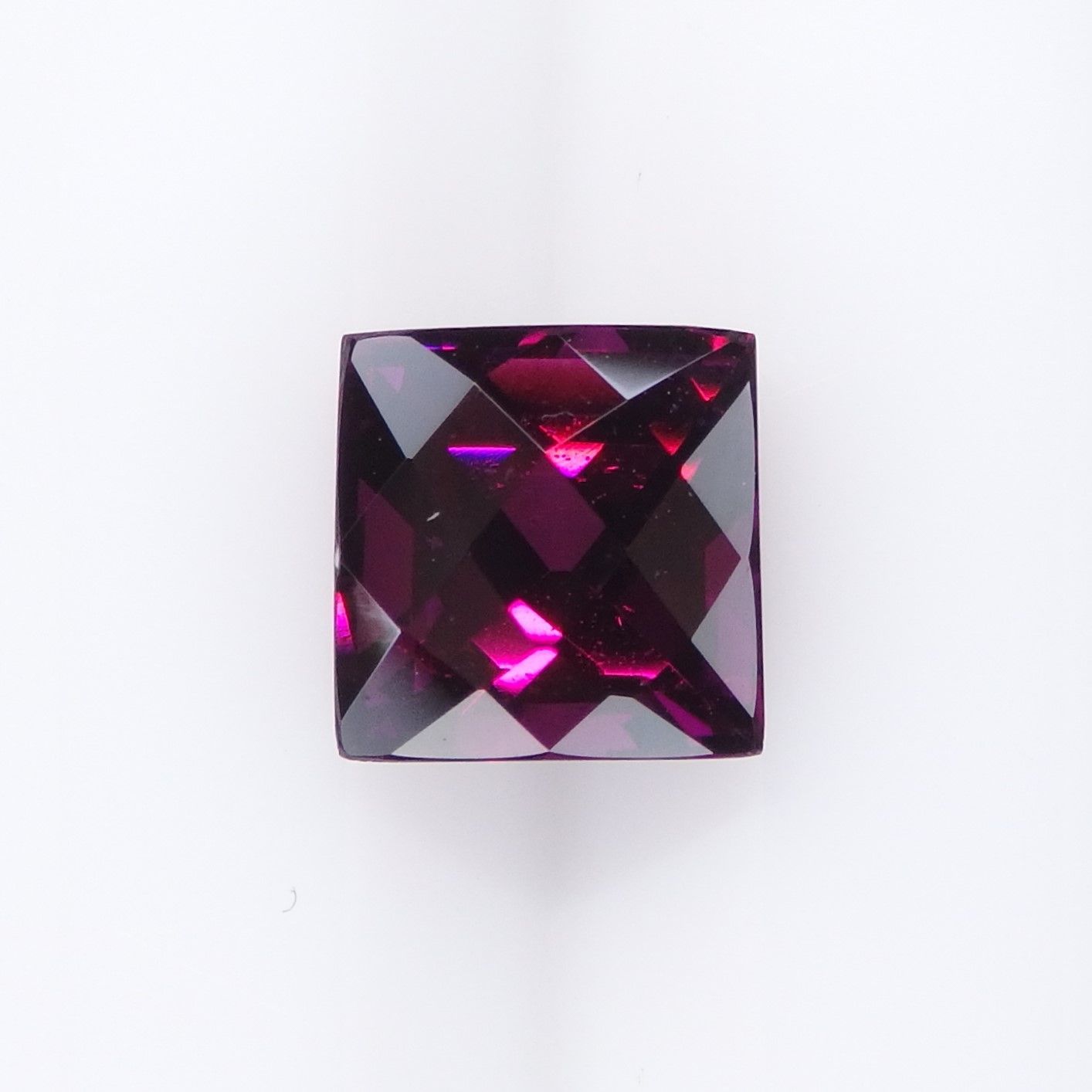 アルマンディンガーネット 2.174ct Z0486 色石宝石 ルース アルマンディンガーネット 2.174ct Z0486 色石宝石 ルース