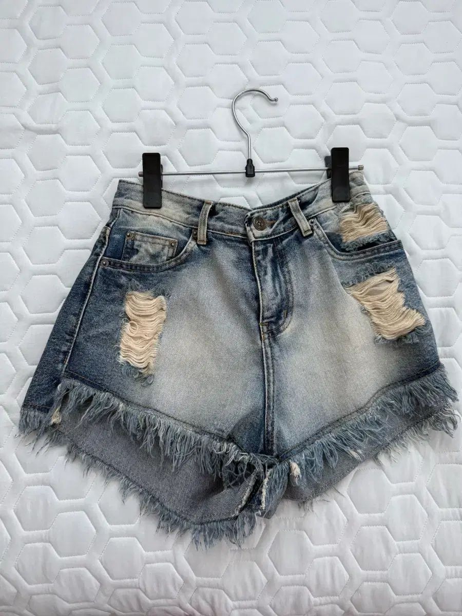 BOHEMSEO（ボヘミアンソウル）ダメージデニム シズニルック BOHEMIAN SEOUL】BOHEMSEO DISTRESSED DEEP GRAY JEANS 正規品